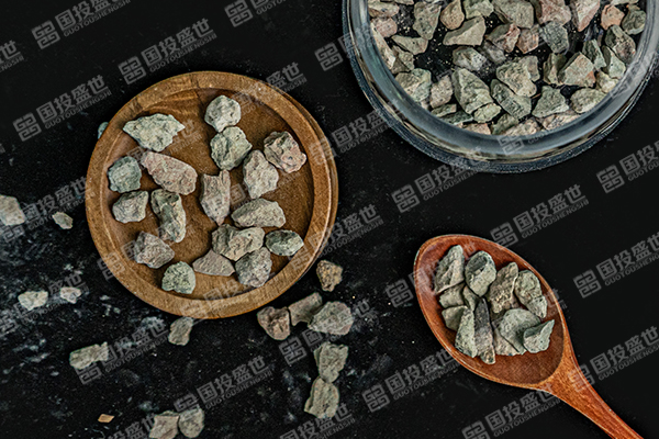 沸石顆粒和沸石粉哪個更適合在土壤修復(fù)中使用？
